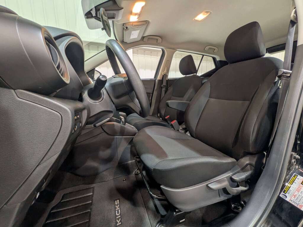 2024 Nissan Kicks S FWD Black Val-David - photo #1
