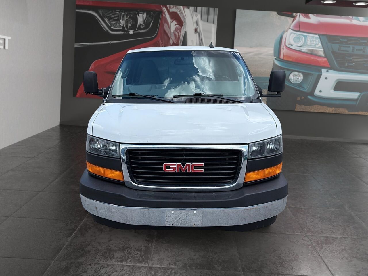 White 2018 GMC Savana Chassis Van Rear-Wheel Drive Automatic