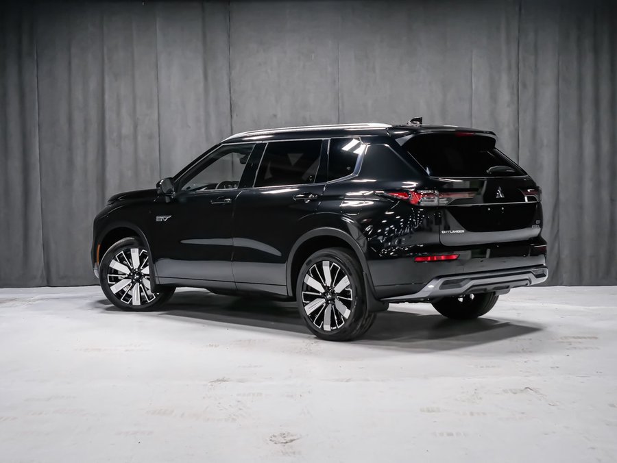 2026 Mitsubishi Outlander Plug-In Hybrid GT Black Diamond Premium Finish