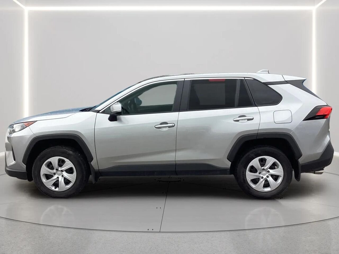 TOYOTA RAV4 LE AWD 2024 Argent Gatineau - photo #1