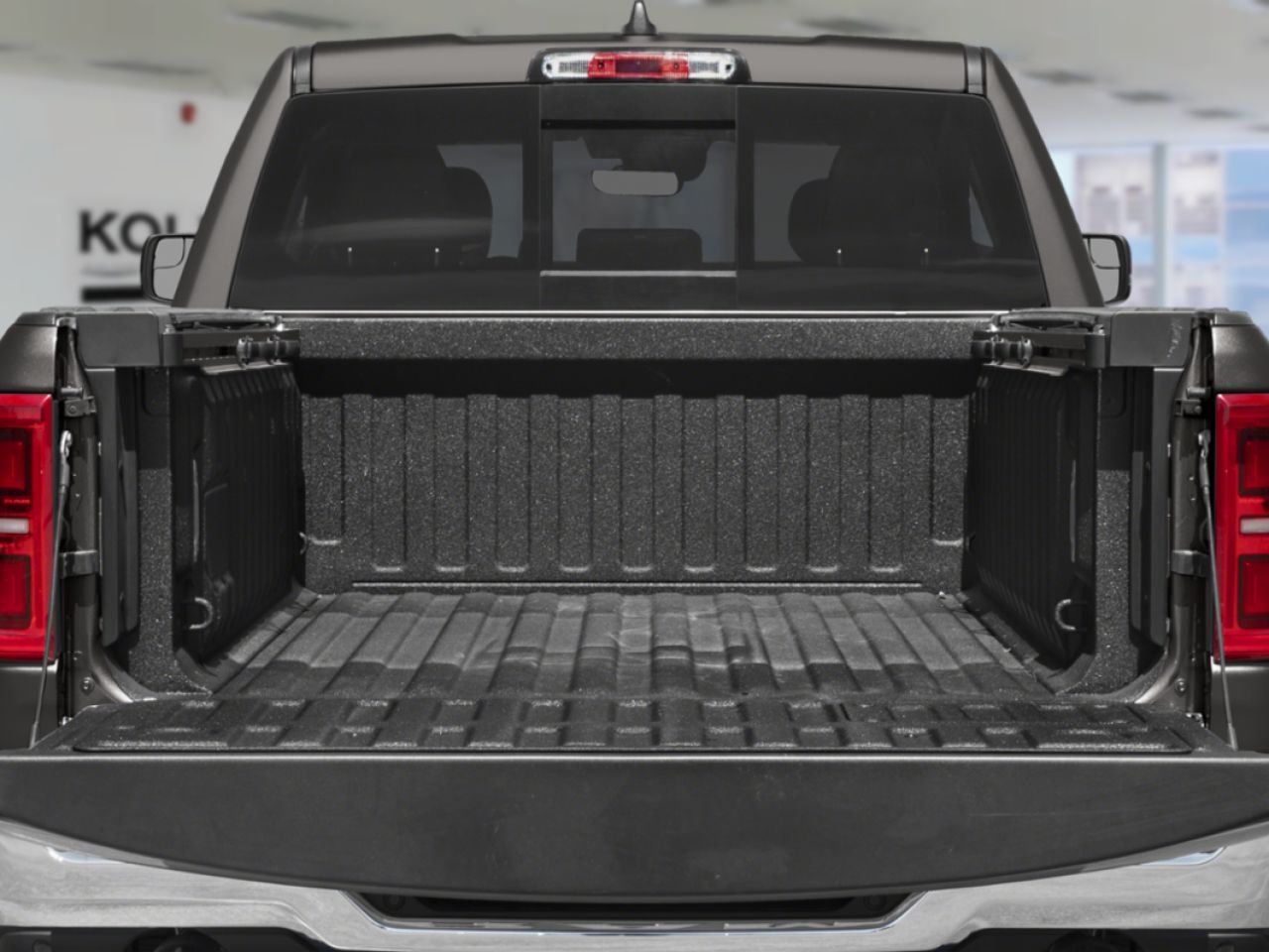 RAM 1500 26690 | Limited cabine d'équipe 4x4 caisse de 5 pi 7 po 2026 Couche nacrée cristal noir étincelant Gatineau - photo #6
