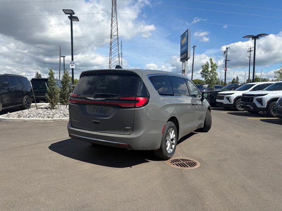 2023 Chrysler Pacifica 2023 Grey