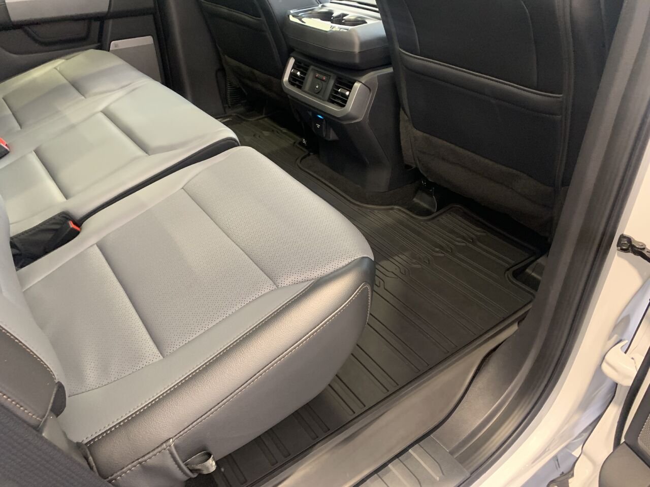 2025 Ford F-150 Lightning White Châteauguay - photo #8