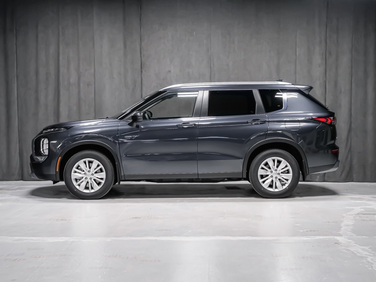 2026 Mitsubishi Outlander Plug-In Hybrid SE Graphite Grey Metallic Montreal - photo #6