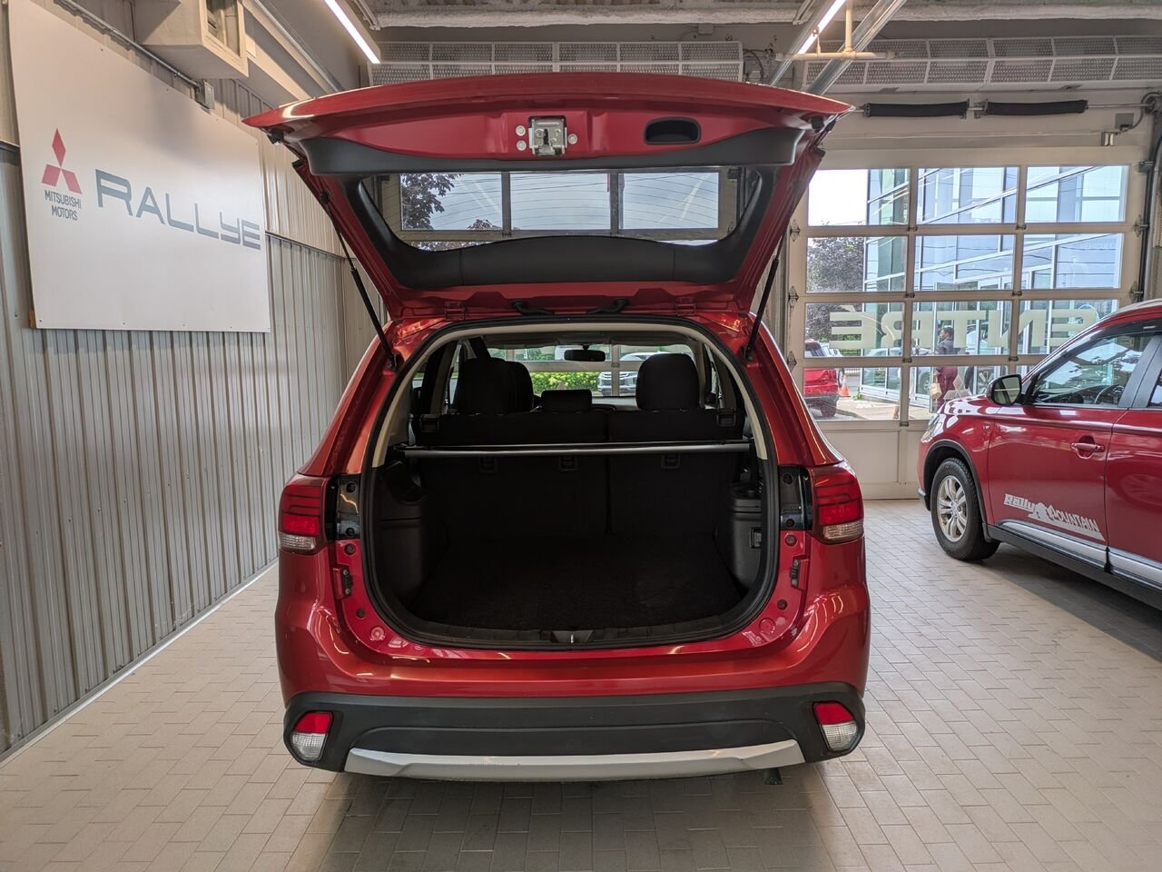 Mitsubishi Outlander 2018 Rouge Gatineau - photo #3