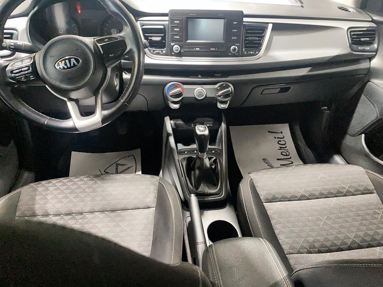 2018 Kia Rio 5-door VIN 3KPA25AB6JE039972 Black Chicoutimi - photo #9