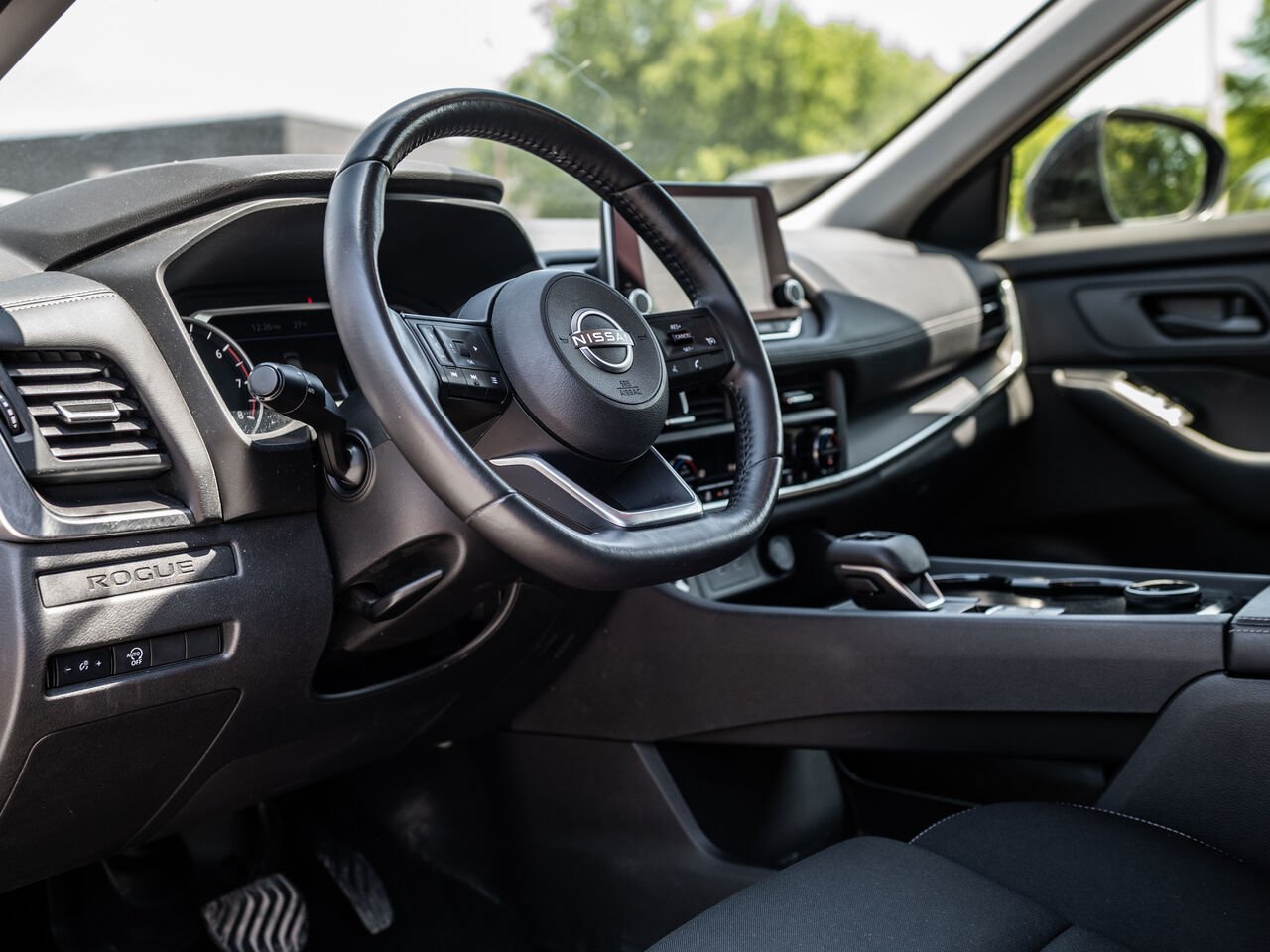 2024 Nissan Rogue Black Sainte-Julienne - photo #15