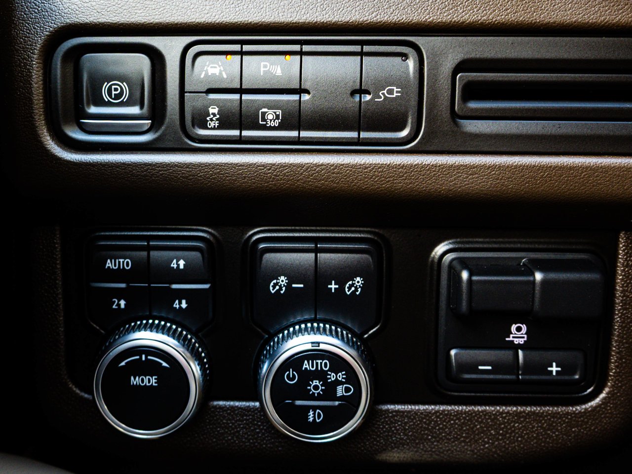 2022 GMC Yukon XL 4WD 4dr SLT Red Sherwood Park - photo #18
