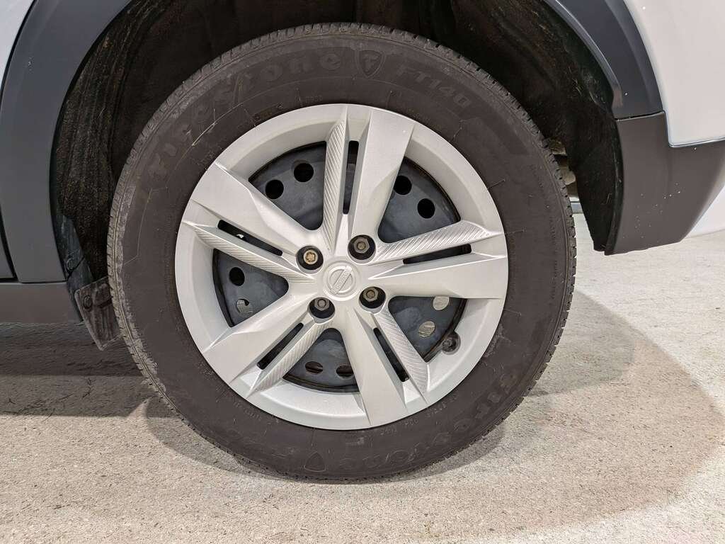 2024 Nissan Kicks S FWD White Val-David - photo #28