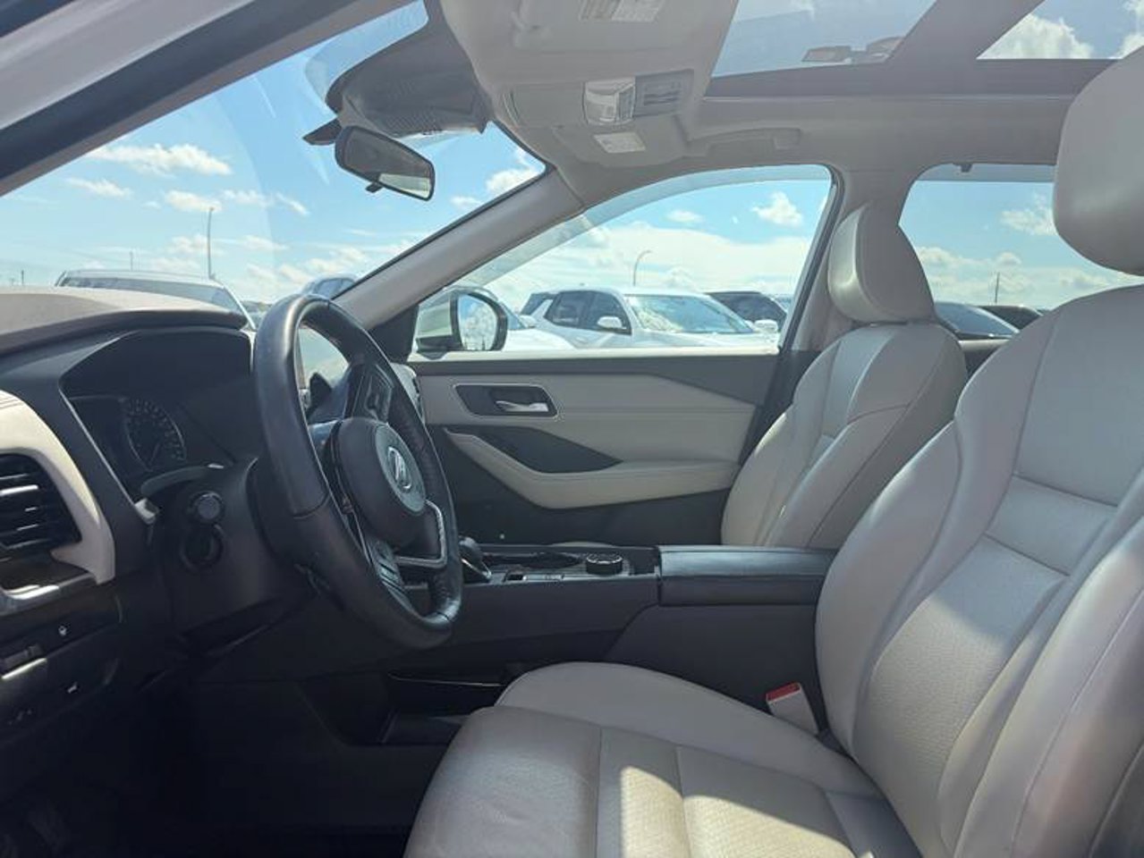 2021 Nissan Rogue AWD SV White Sherwood Park - photo #5