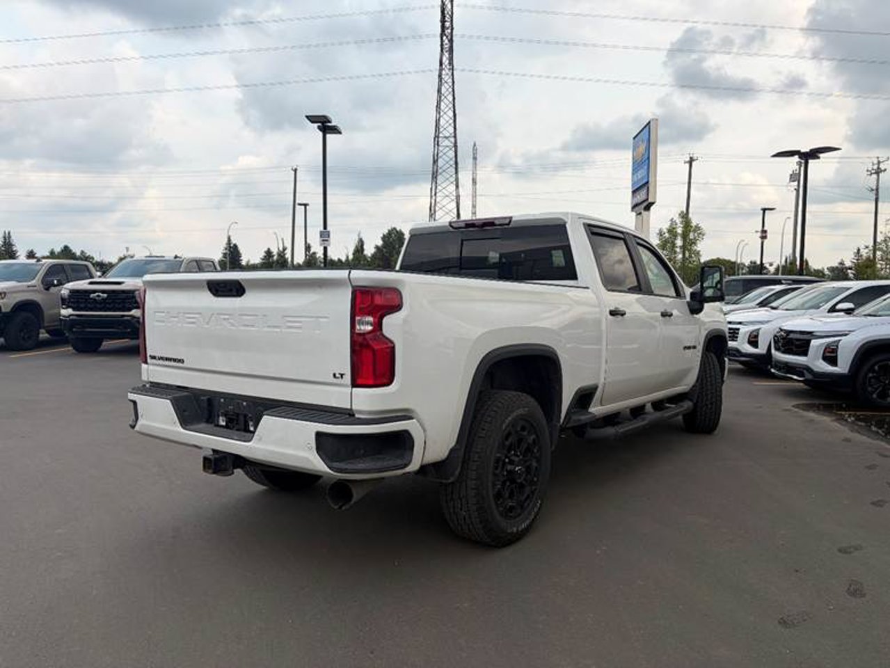 2024 Chevrolet Silverado 2500HD 4WD Crew Cab 159 LT White Sherwood Park - photo #4