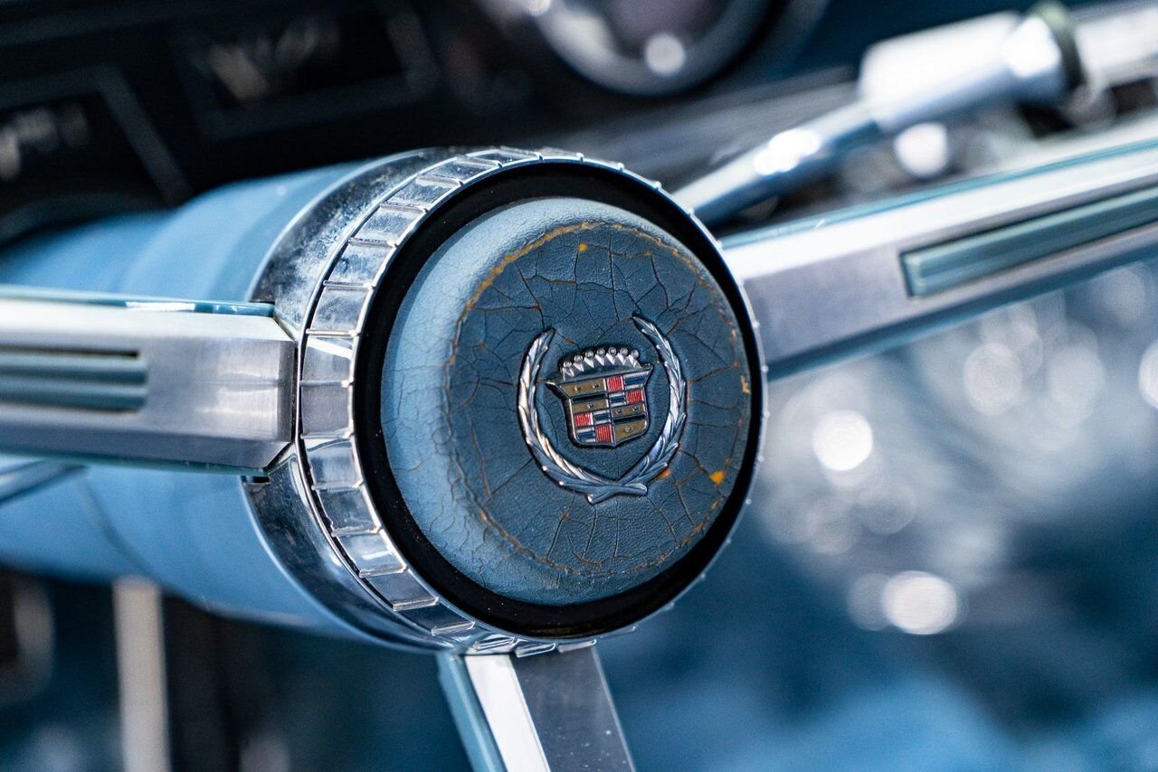 Cadillac Fleetwood **PRICE IN USD** Factory Limo dual AC with only 18,892 miles 1966 Blanc Montréal - photo #90
