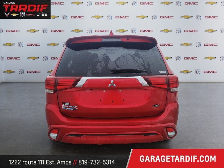 2022 MITSUBISHI OUTLANDER 2022 Red