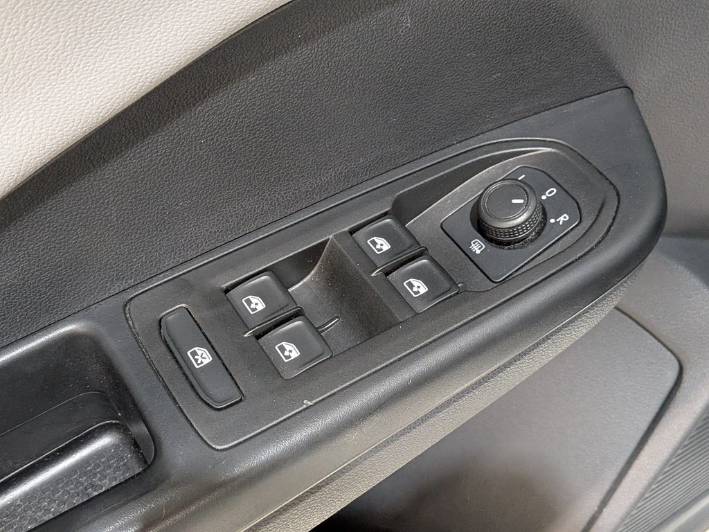 2022 Volkswagen Taos Highline 4MOTION White Val-David - photo #32
