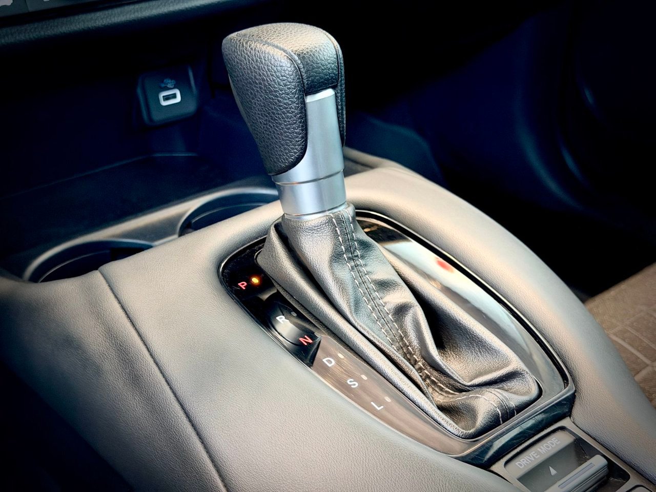 2024 Honda HR-V Black Notre-Dame-des-Prairies - photo #26