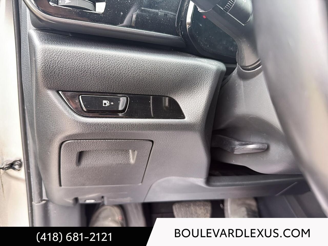 Lexus NX 19396A 2023 Argent Québec - photo #11