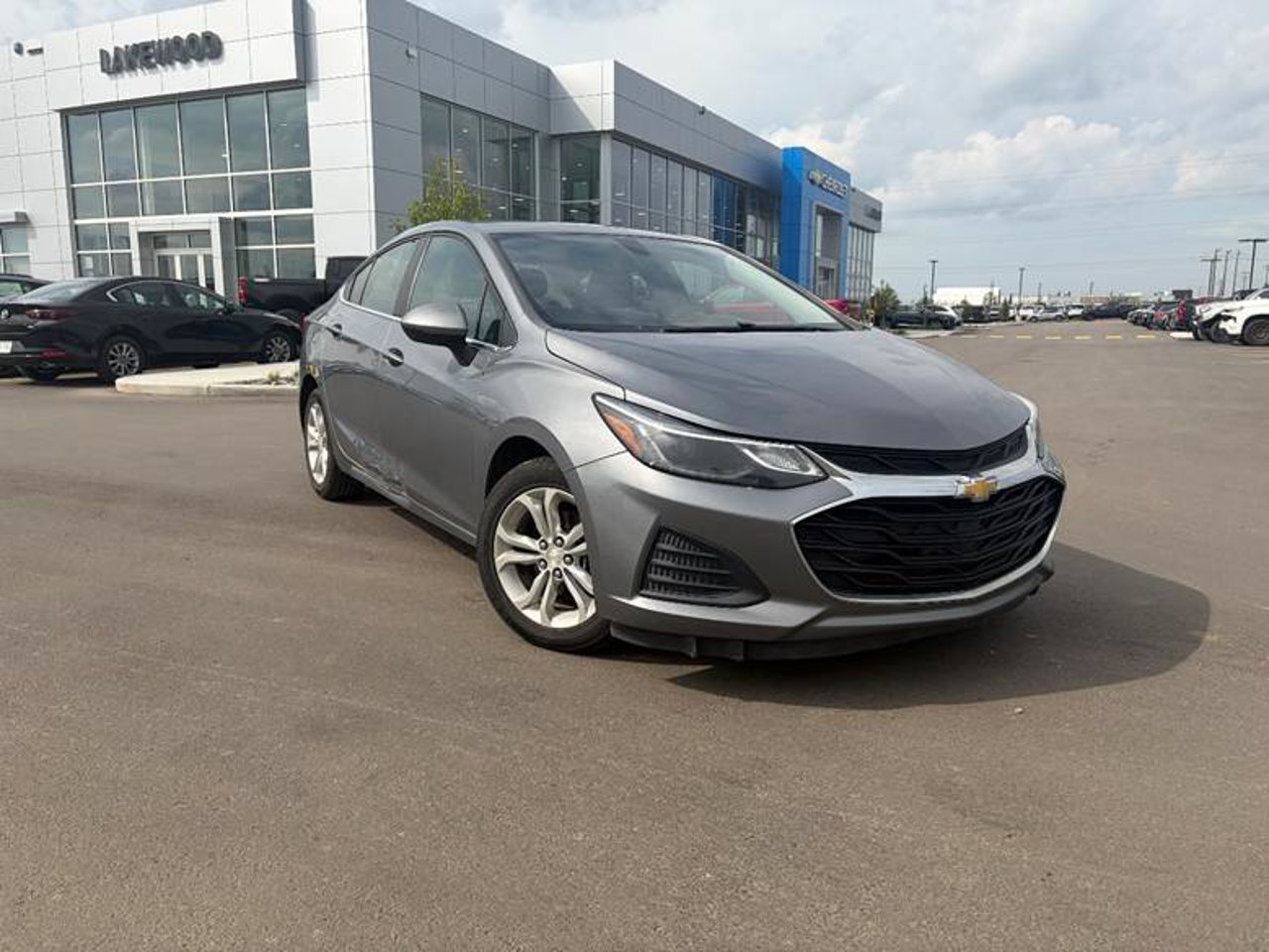 2019 Chevrolet Cruze 4dr Sdn LT Grey Sherwood Park - photo #1