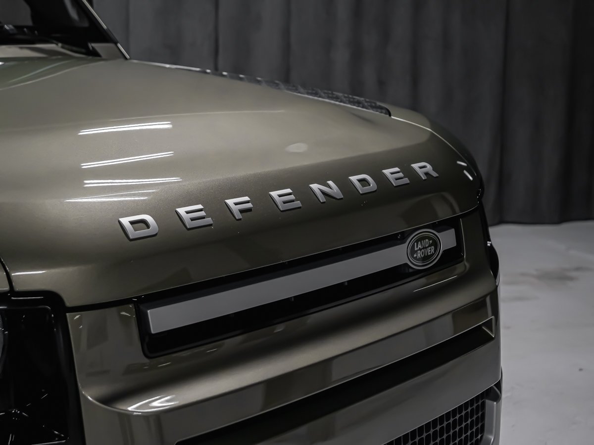 Land Rover Defender S 2025 Vert Montréal - photo #9