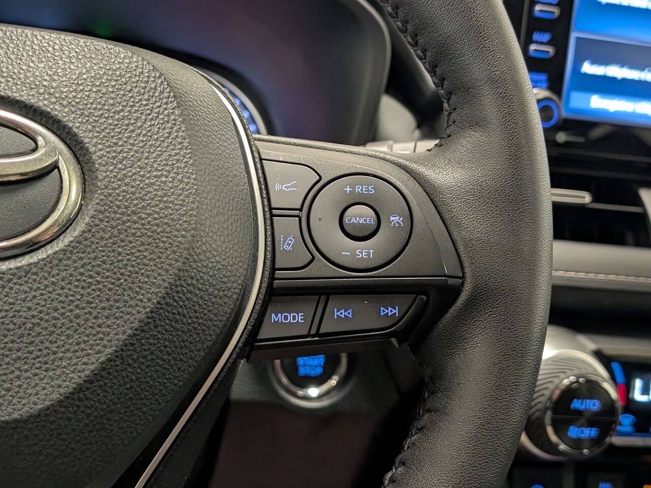 TOYOTA RAV4 AWD XLE 5486 km SEULEMENT Toit Ouvrant à voir!! 2022 Blanc Sherbrooke - photo #17