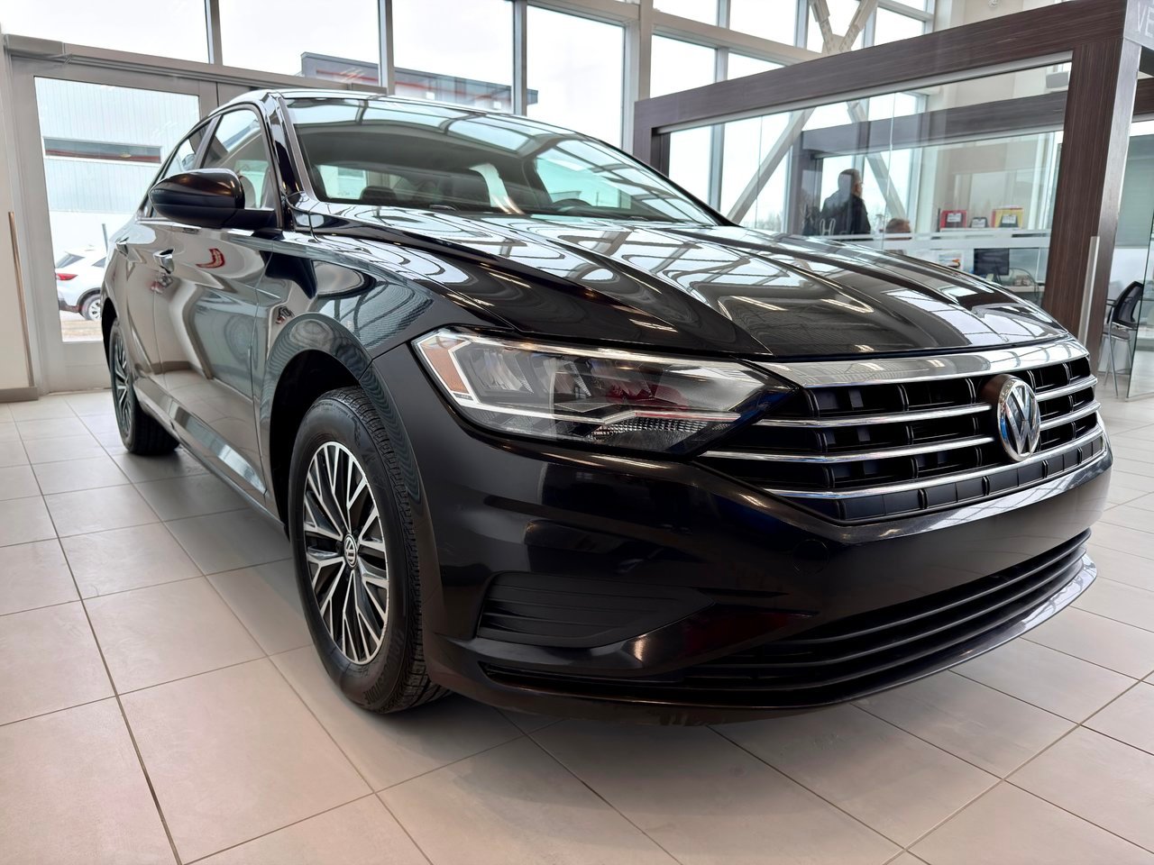 Volkswagen Jetta 2025 Gris Notre-Dame-des-Prairies - photo #5