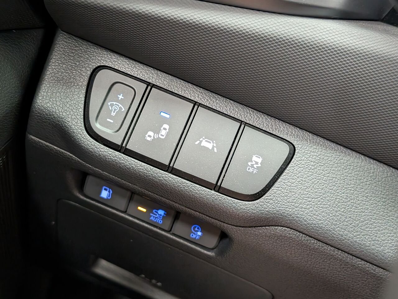 2021 Hyundai IONIQ Plug-in Hybrid Preferred Bas Kilométrage White Sherbrooke - photo #8
