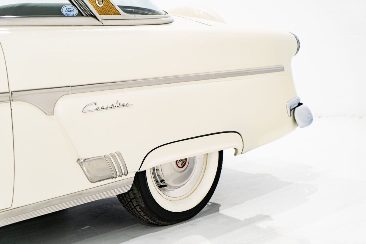 Ford Crestline Skyliner rare glass top long term ownership 1954 Blanc Montréal - photo #4