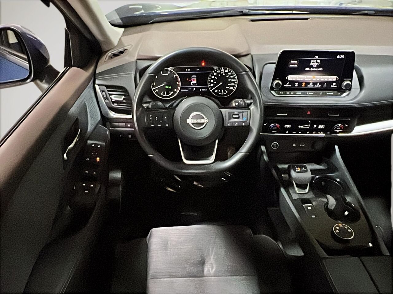 2023 Nissan Rogue SV TI Blue Québec - photo #13