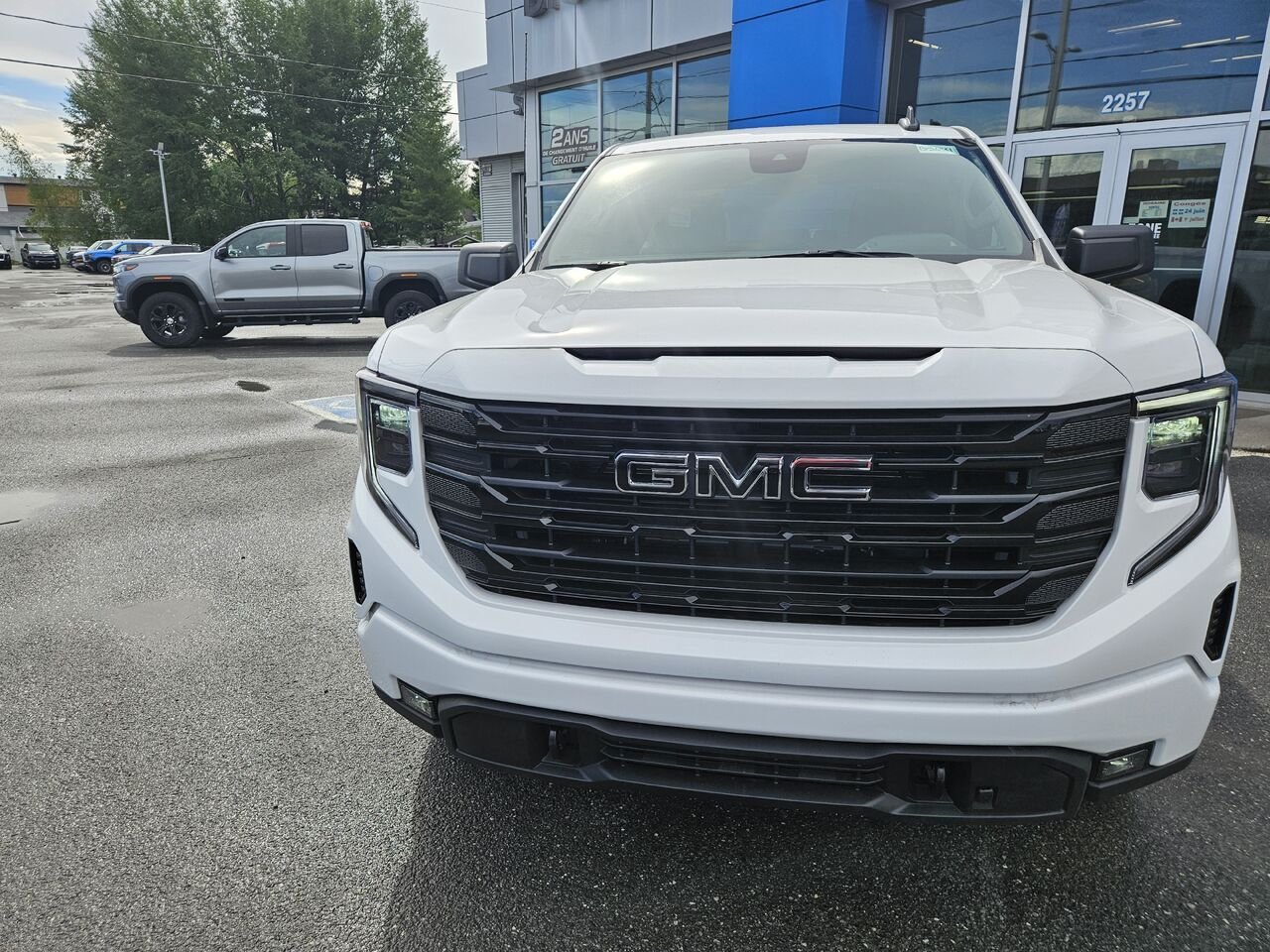 2026 GMC Sierra 1500 Elevation cabine multiplace 4RM 157 po Summit White Thetford Mines - photo #5