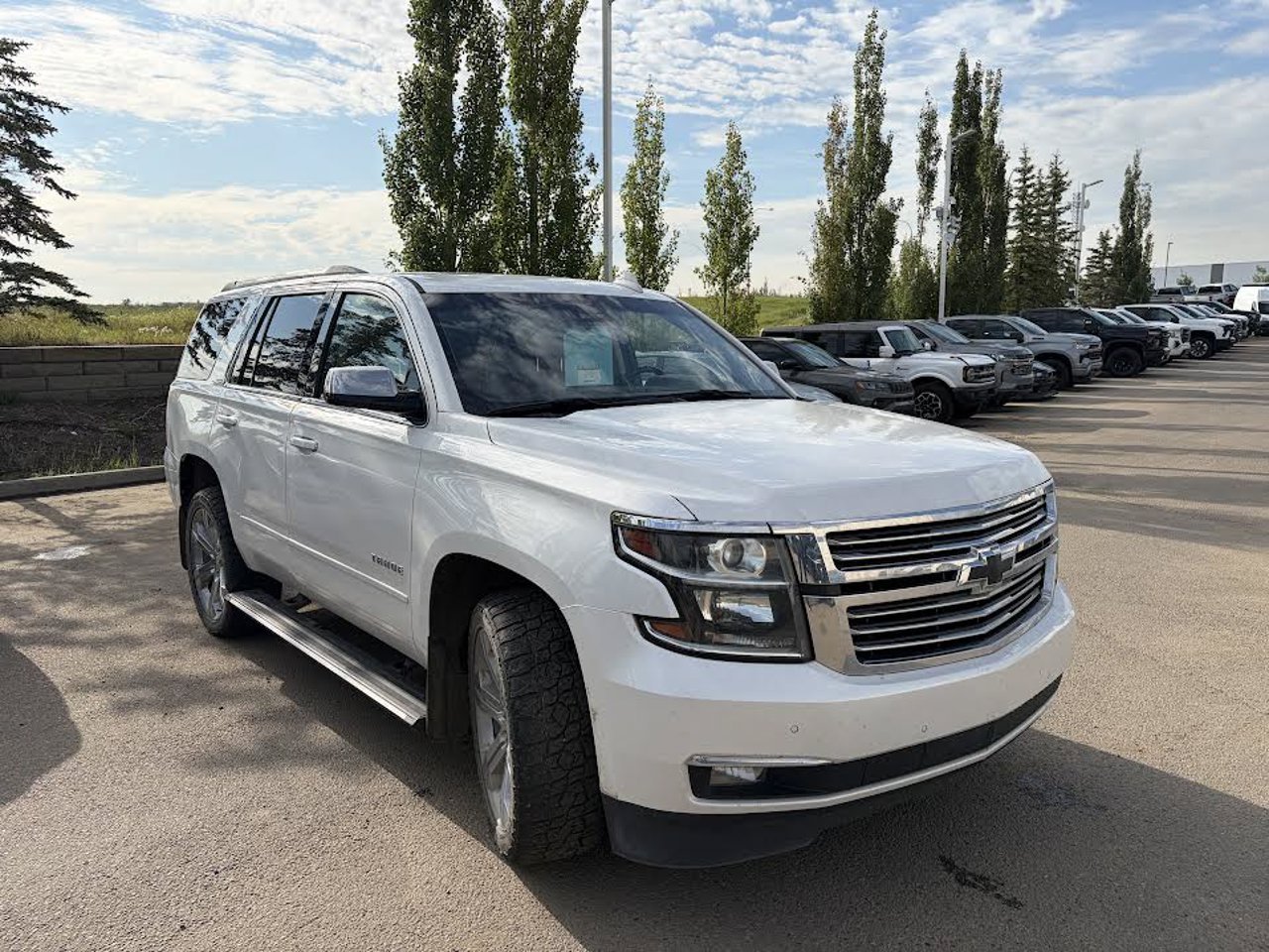 2019 Chevrolet Tahoe 4WD 4dr Premier White Sherwood Park - photo #1