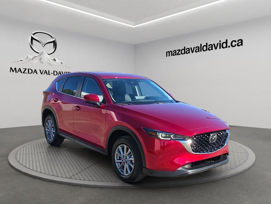 Mazda CX-5 Gs, awd, sièges, volant et rétroviseurs chauffants, hayon électrique 2025 Rouge vibrant cristal métallisé