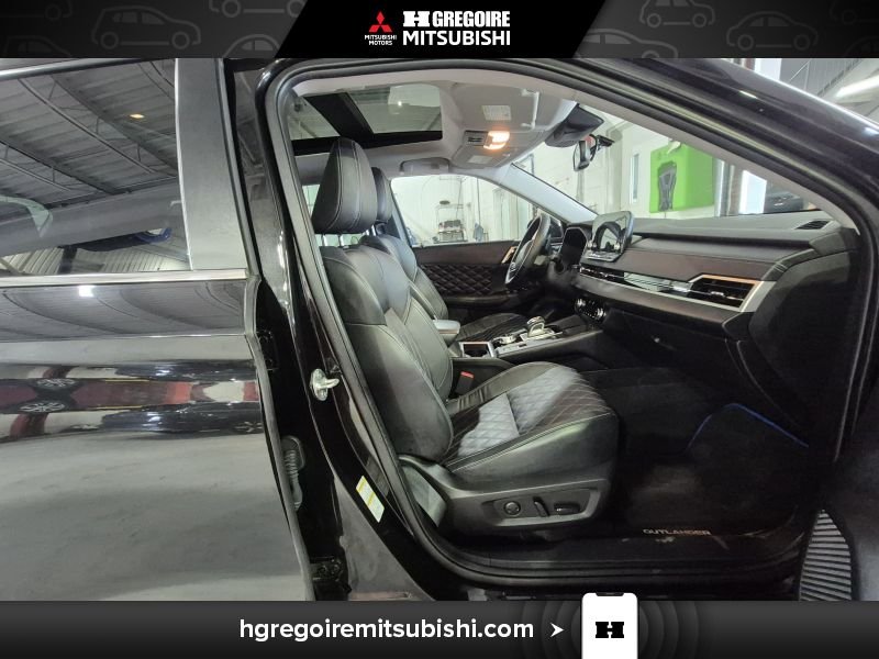 2023 Mitsubishi Outlander Plug-In Hybrid Black Saint-Eustache - photo #15