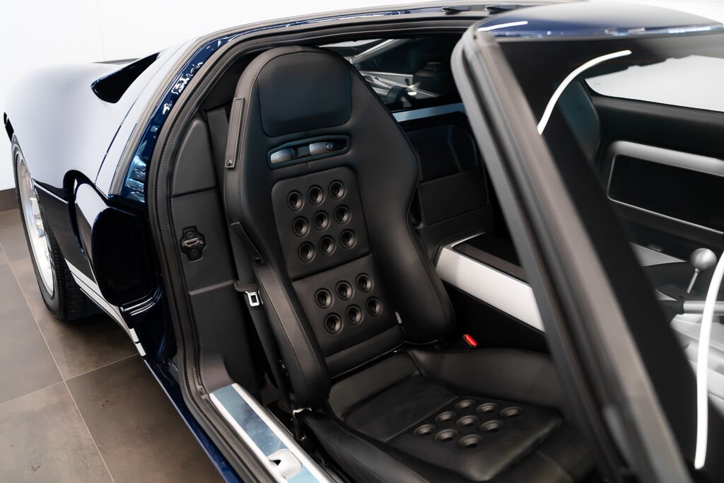 2006 Ford GT Blue Montreal - photo #10