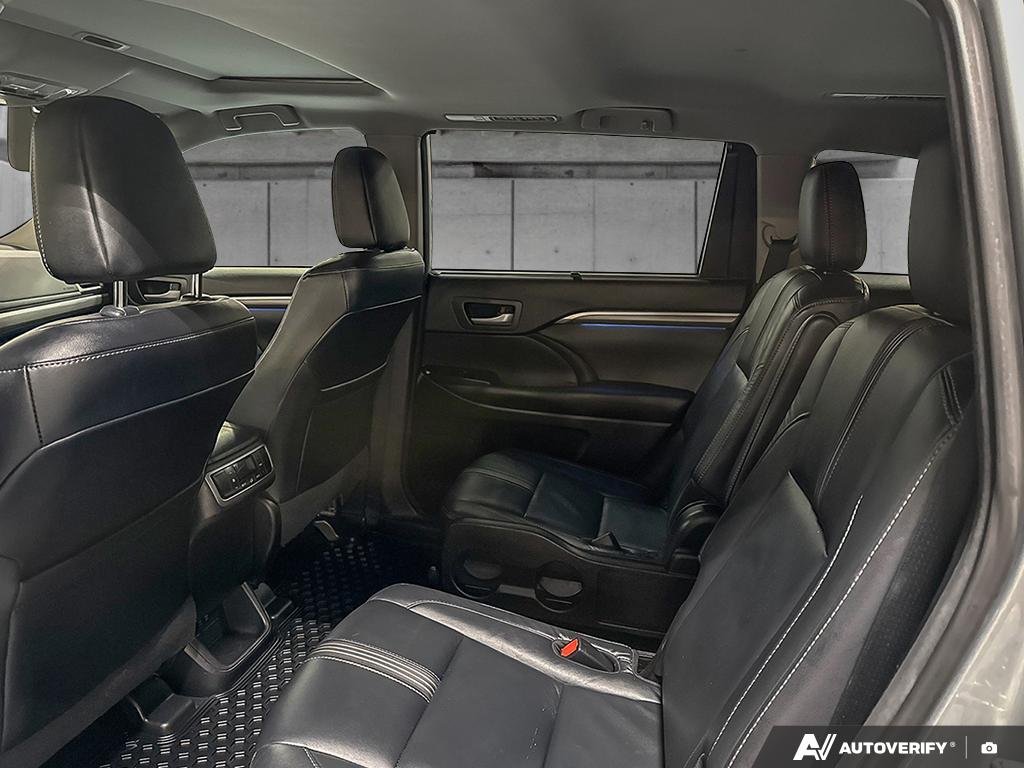 2018 Toyota Highlander 2501260A | SE Silver Edmonton - photo #21