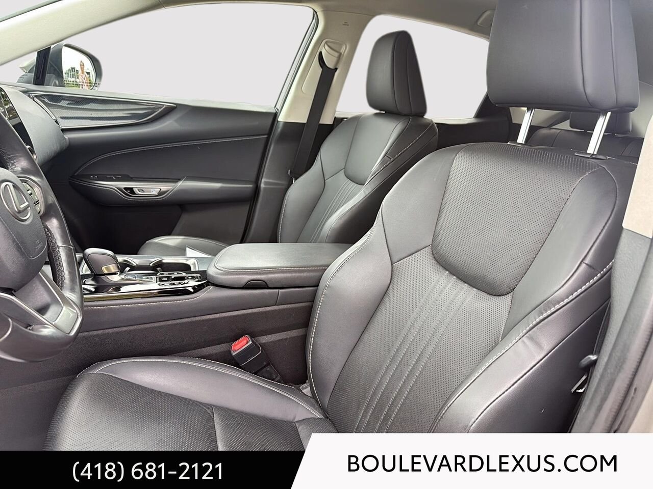 Lexus NX 19396A 2023 Argent Québec - photo #8