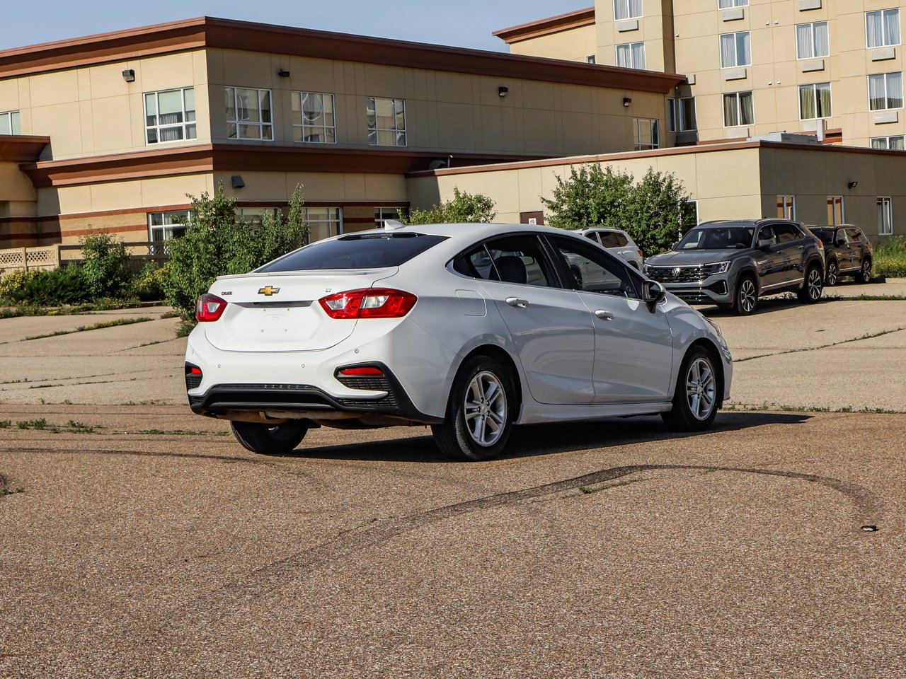 2018 Chevrolet Cruze 4dr Sdn 1.4L LT w/1SD White Sherwood Park - photo #7