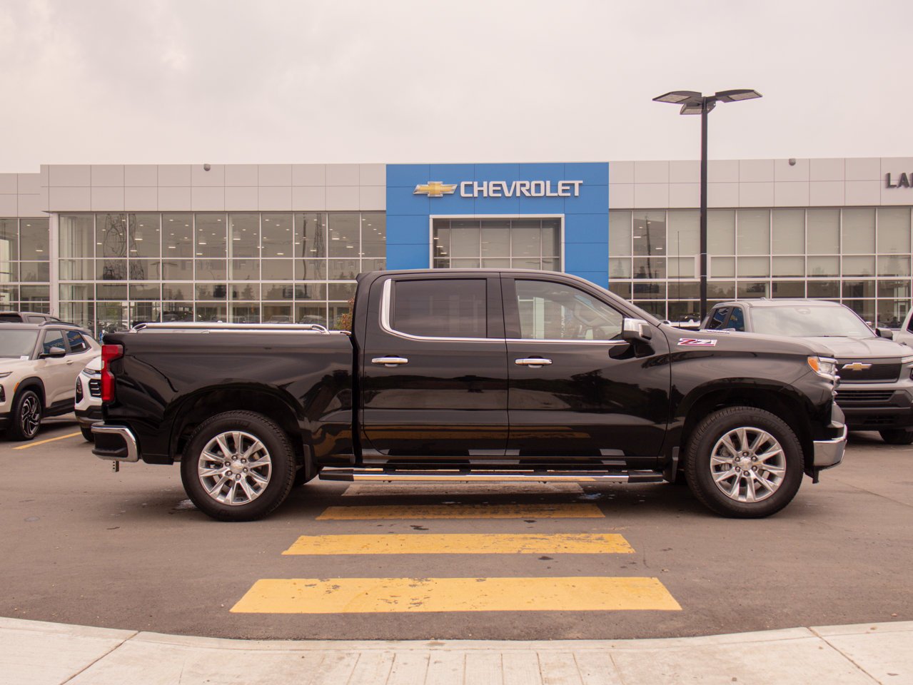 2024 Chevrolet Silverado 1500 4WD Crew Cab 147 LTZ Black Sherwood Park - photo #13