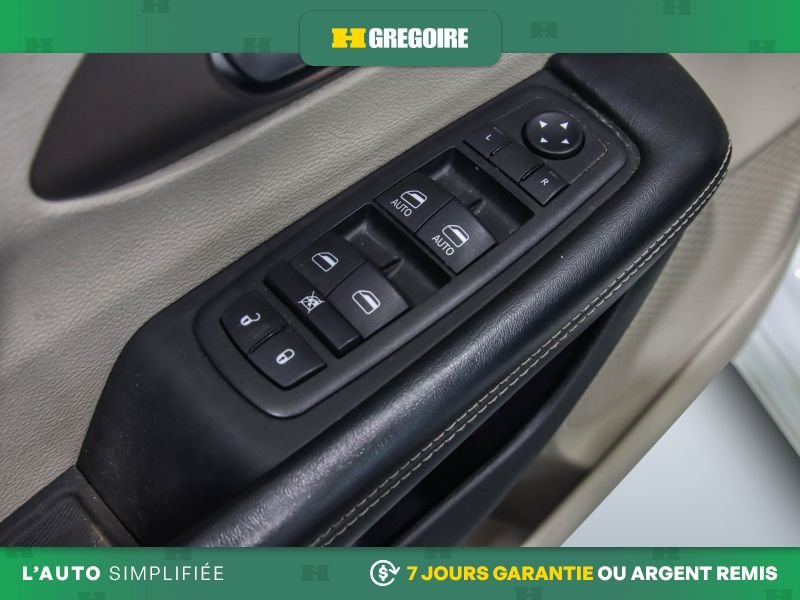 2023 Chrysler Grand Caravan White Laval - photo #17