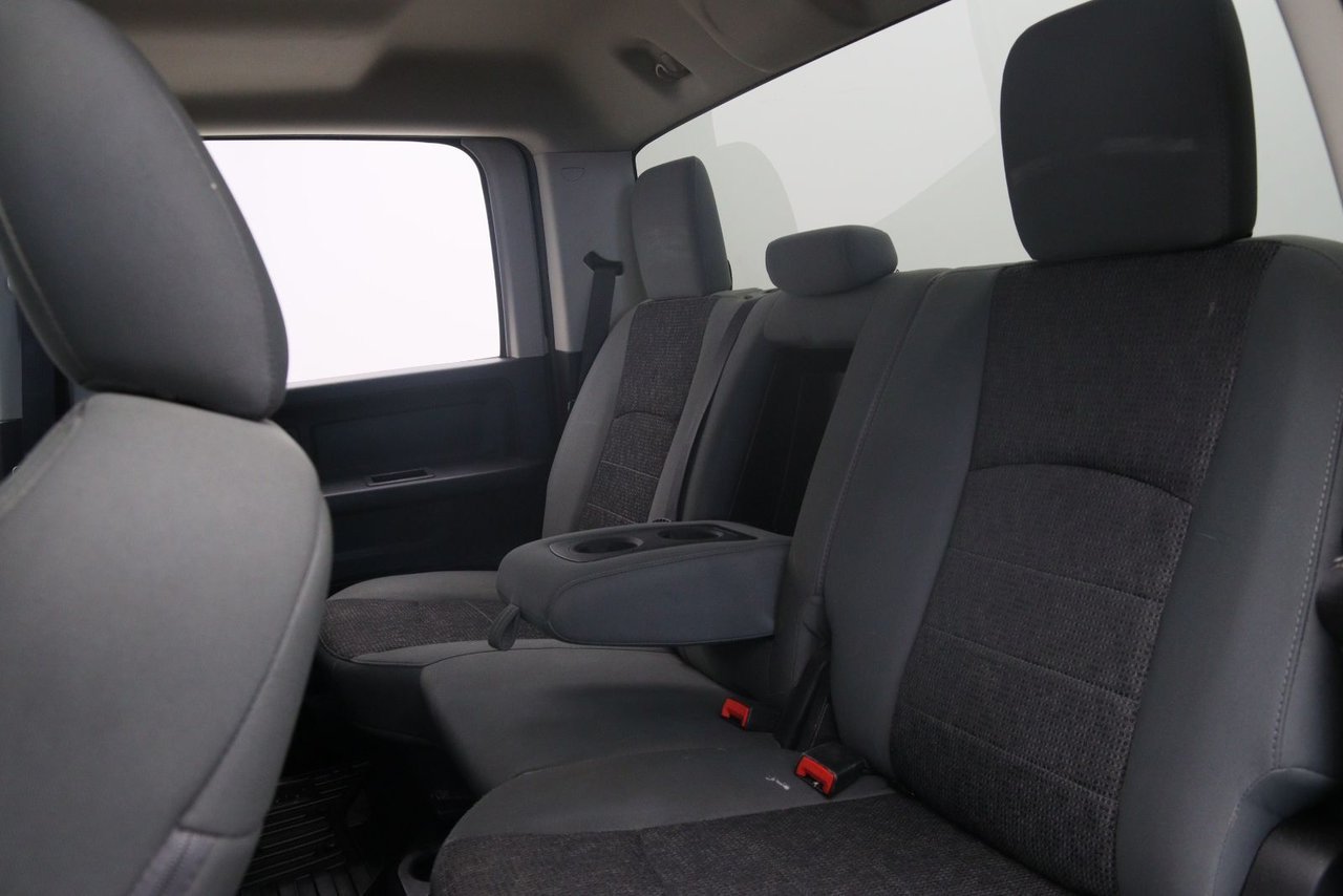 2019 Ram 1500 Classic VIN 3C6RR7KT2KG695861 Black Chicoutimi - photo #7