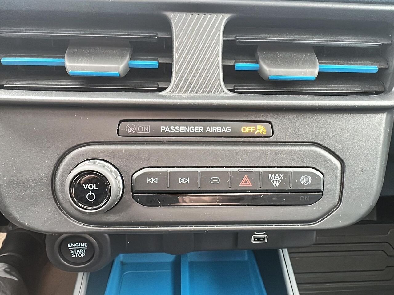 2025 Ford Maverick Black Rouyn-Noranda - photo #15