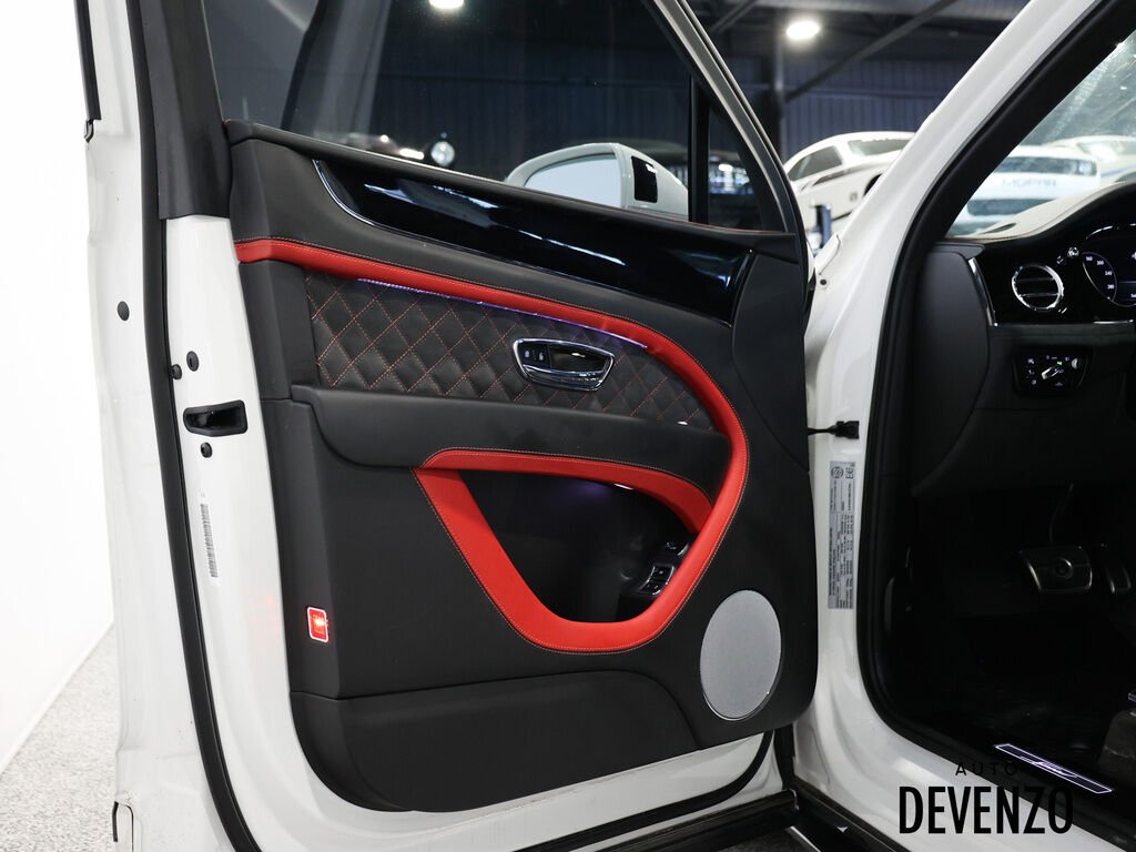Bentley Bentayga 2021 Blanc Saint-Eustache - photo #11