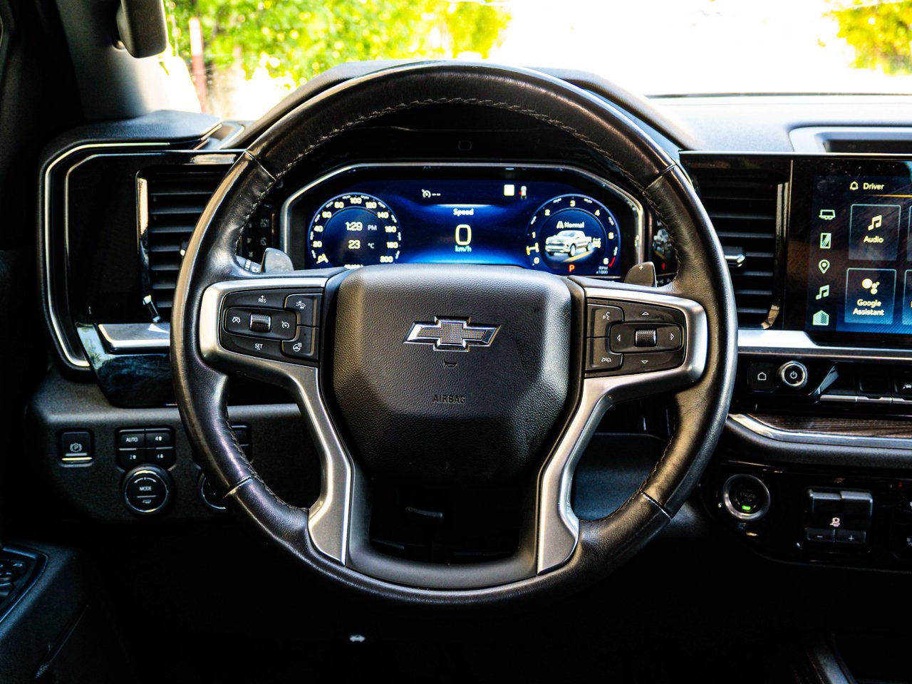 2023 Chevrolet Silverado 1500 4WD Crew Cab 147 RST White Sherwood Park - photo #30