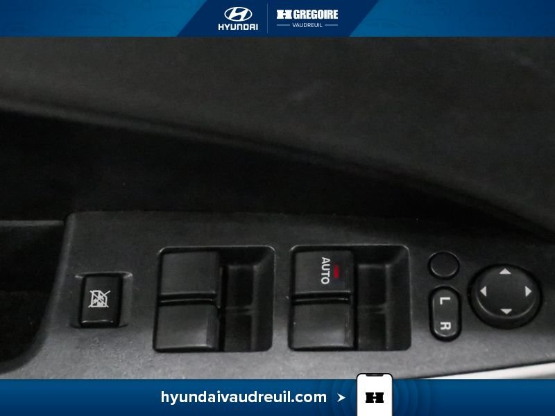 Mazda 2 2011 Argent Blainville - photo #16