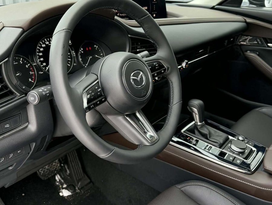 Mazda CX-30 GT turbo, awd, toit ouvrant, Écran 360 degré, Navigation, chargeur sans fil pour cellulaire 2025 Gris aéro métallisé