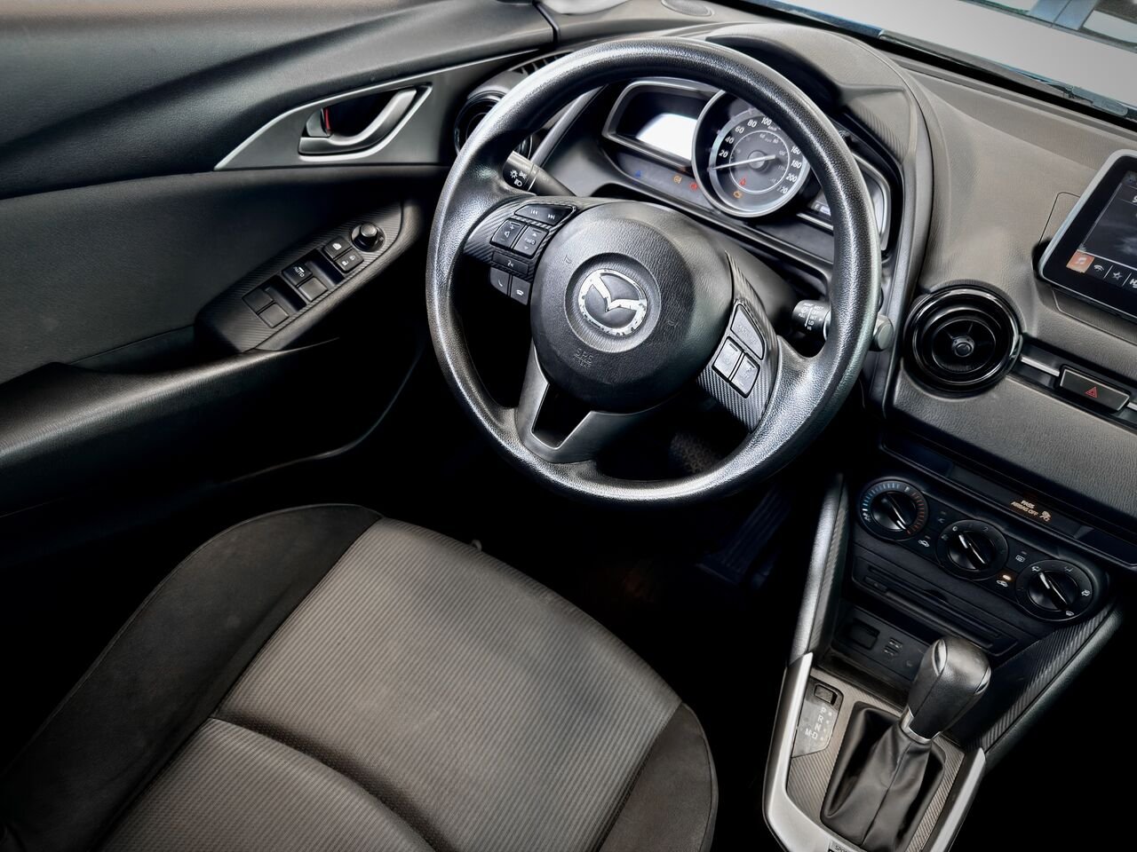 2017 Mazda CX-3 Blue Notre-Dame-des-Prairies - photo #14