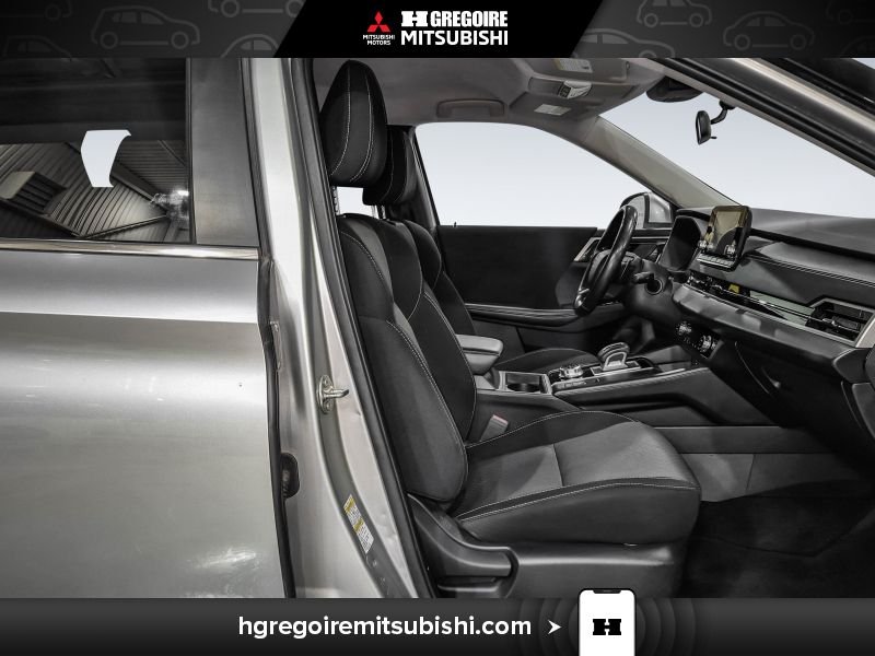 2022 Mitsubishi Outlander Grey Laval - photo #25