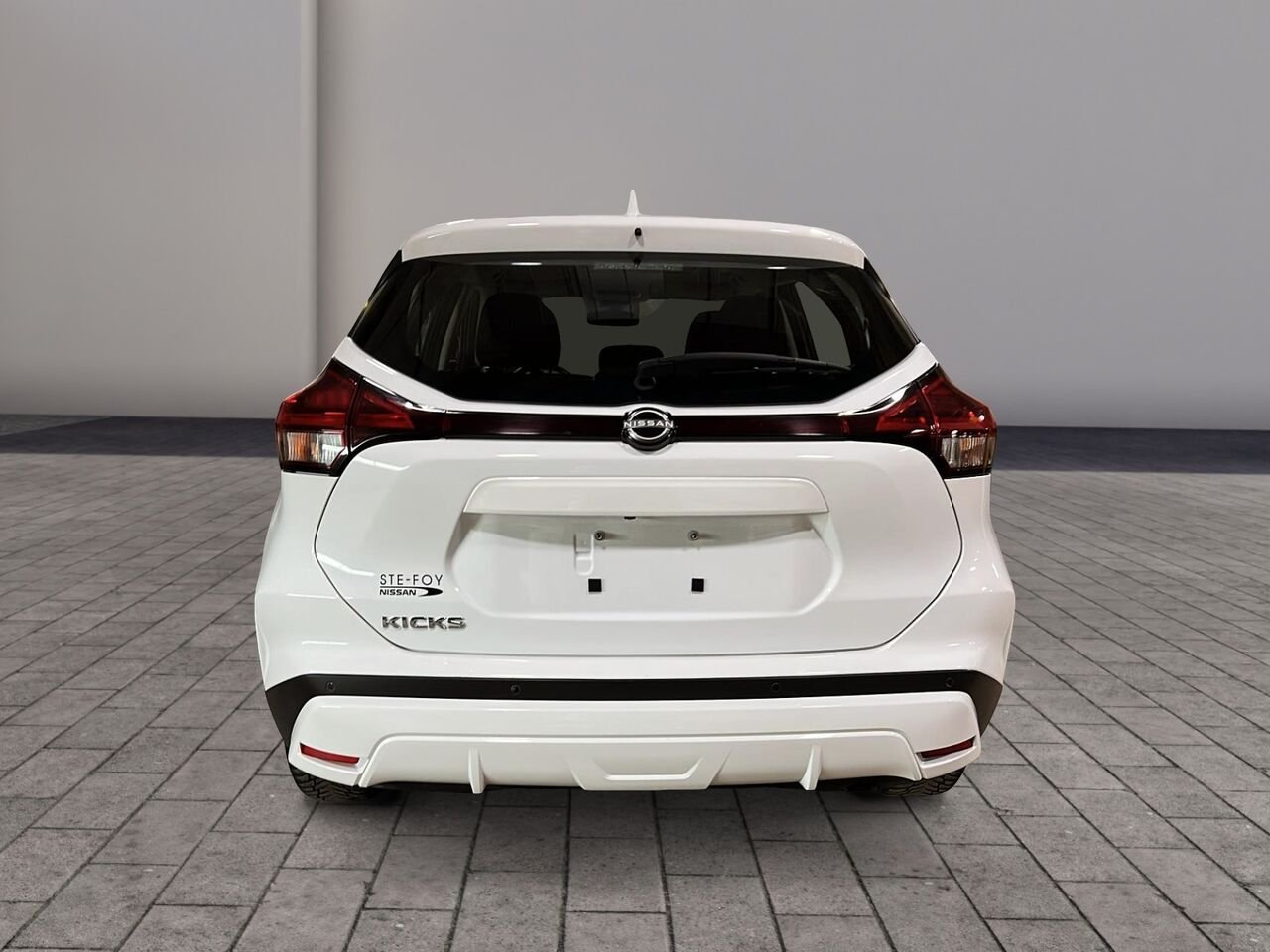 2022 Nissan Kicks S TA White Québec - photo #2