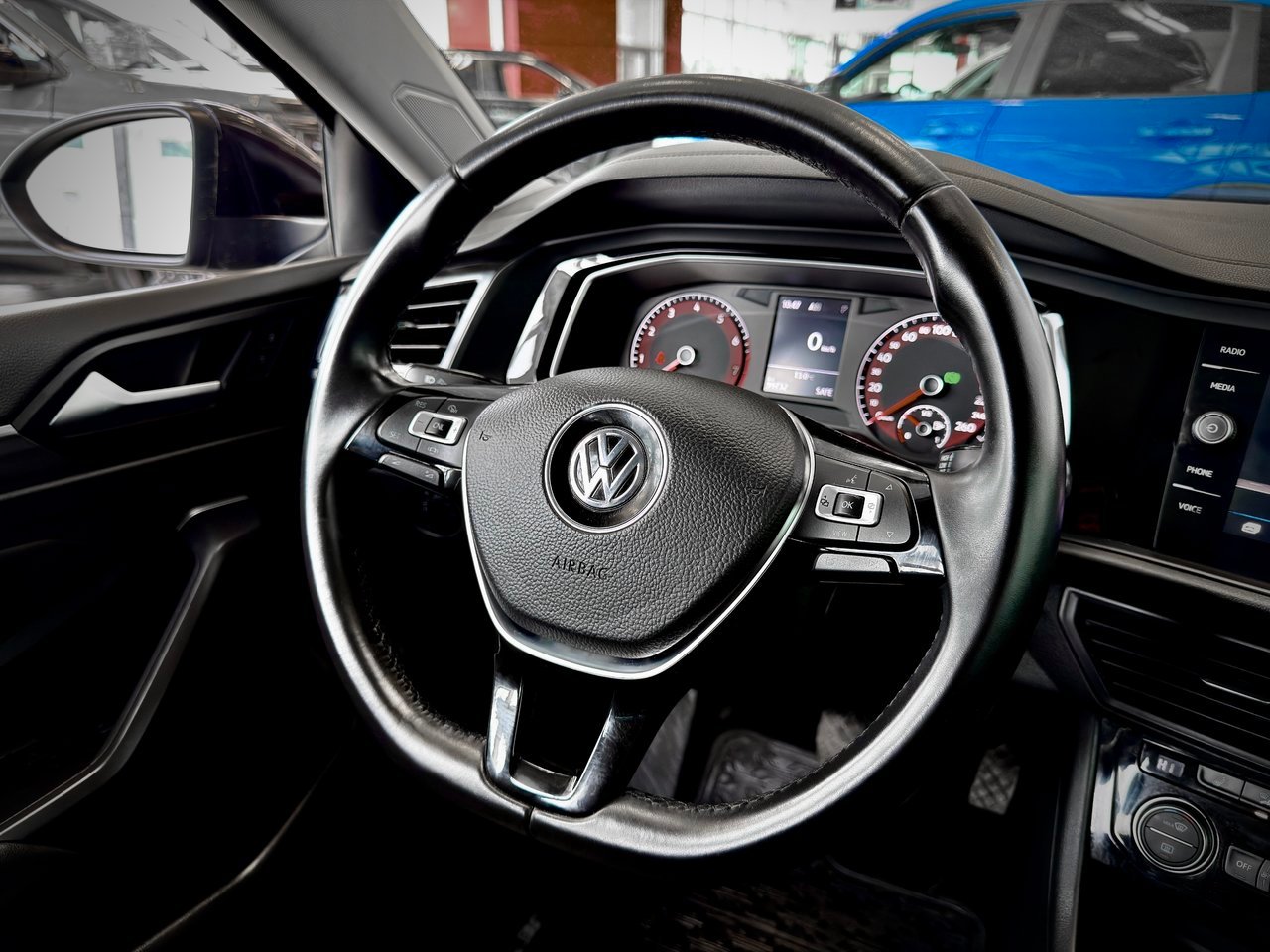 Volkswagen Jetta 2025 Gris Notre-Dame-des-Prairies - photo #22