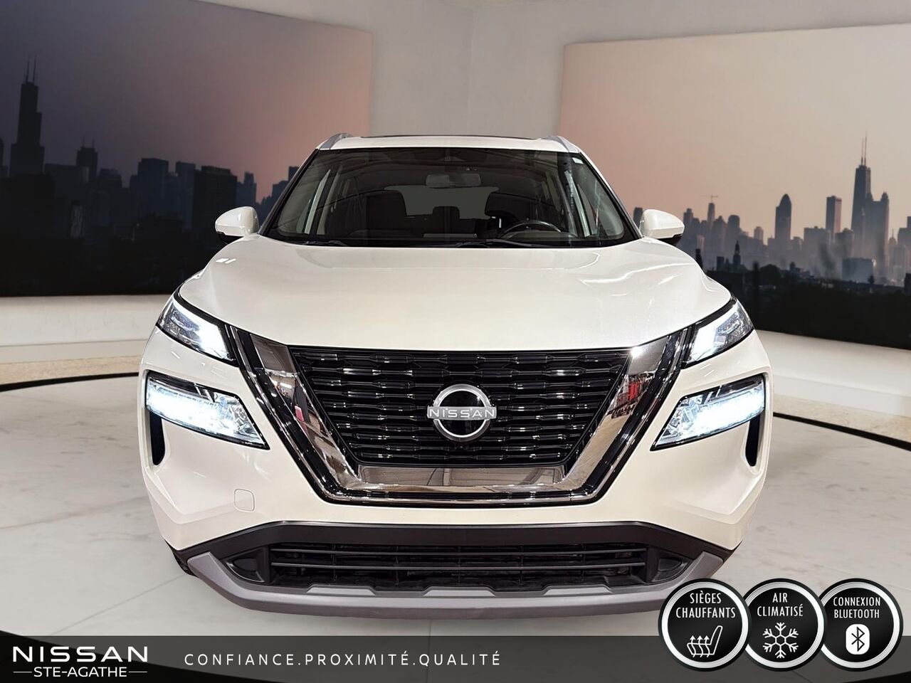 2023 Nissan Rogue SV TI avec ensemble toit ouvrant White Saint-Jérôme - photo #1