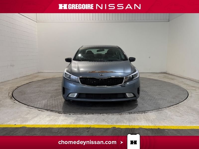 2017 Kia Forte Grey Laval - photo #1