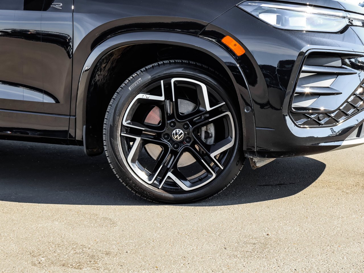 2026 Volkswagen Tiguan Highline Turbo R-Line 4MOTION Black Sherwood Park - photo #10